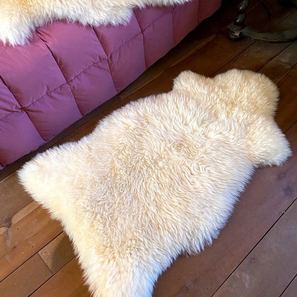 Genuine Sheepskin Rug 100% Natural From Our Farm - Picture 6 of 8